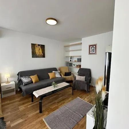 Modern In Split, 8min From Beach Split
