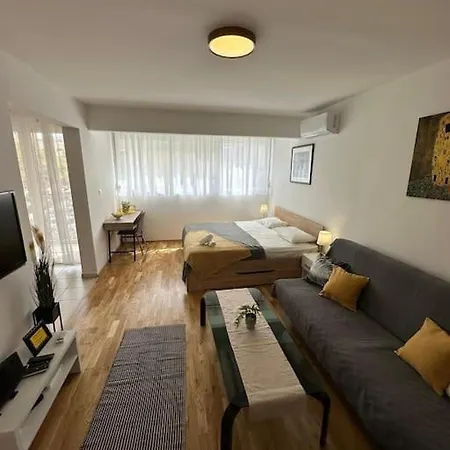 Modern In Split, 8min From Beach Split