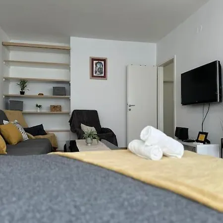 Modern In Split, 8min From Beach Apartamento *