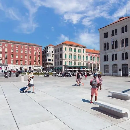 Modern In Split, 8min From Beach Apartamento