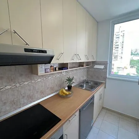 Modern In Split, 8min From Beach Apartamento