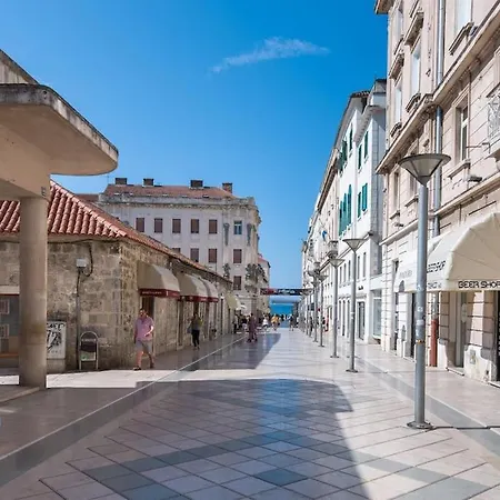 Modern In Split, 8min From Beach Apartamento *
