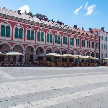 Modern In Split, 8min From *